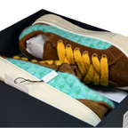 B33 'Turquoise Brown'