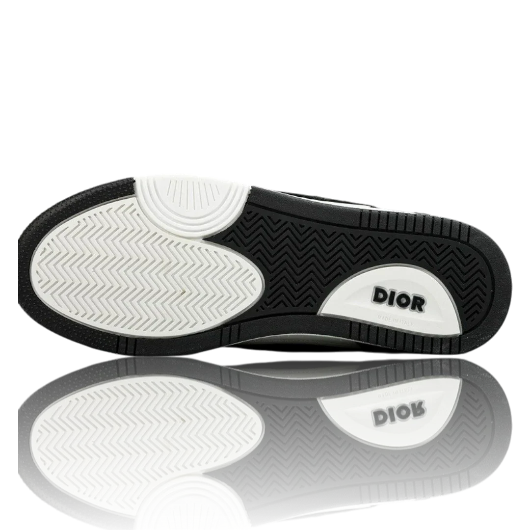 B57 Mid 'Oblique Black'