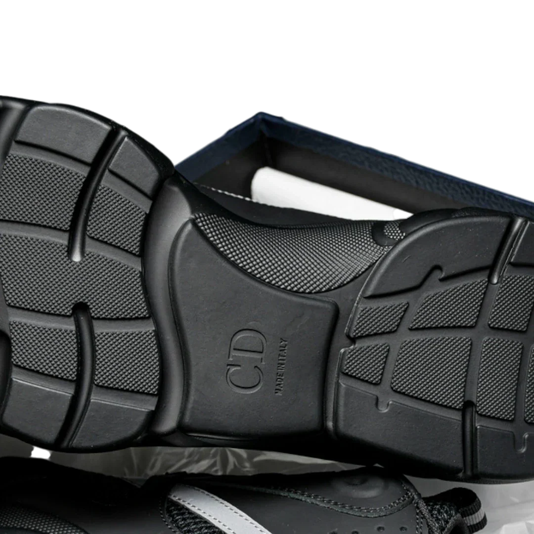 B22 'Black Silver'