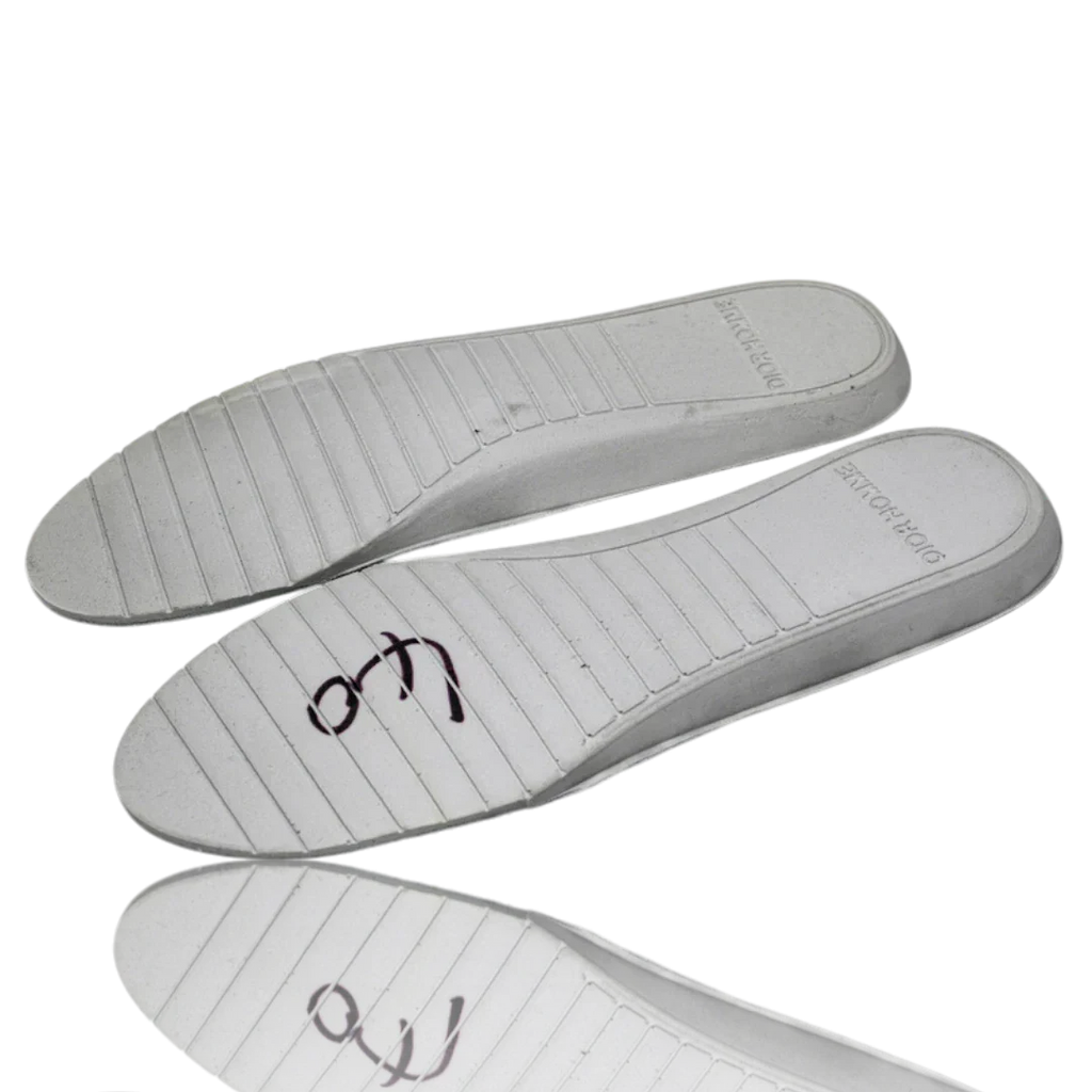 B22 'White Black'