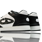 B57 Mid 'Oblique Black'