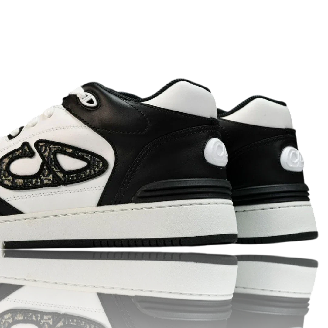 B57 Mid 'Oblique Black'