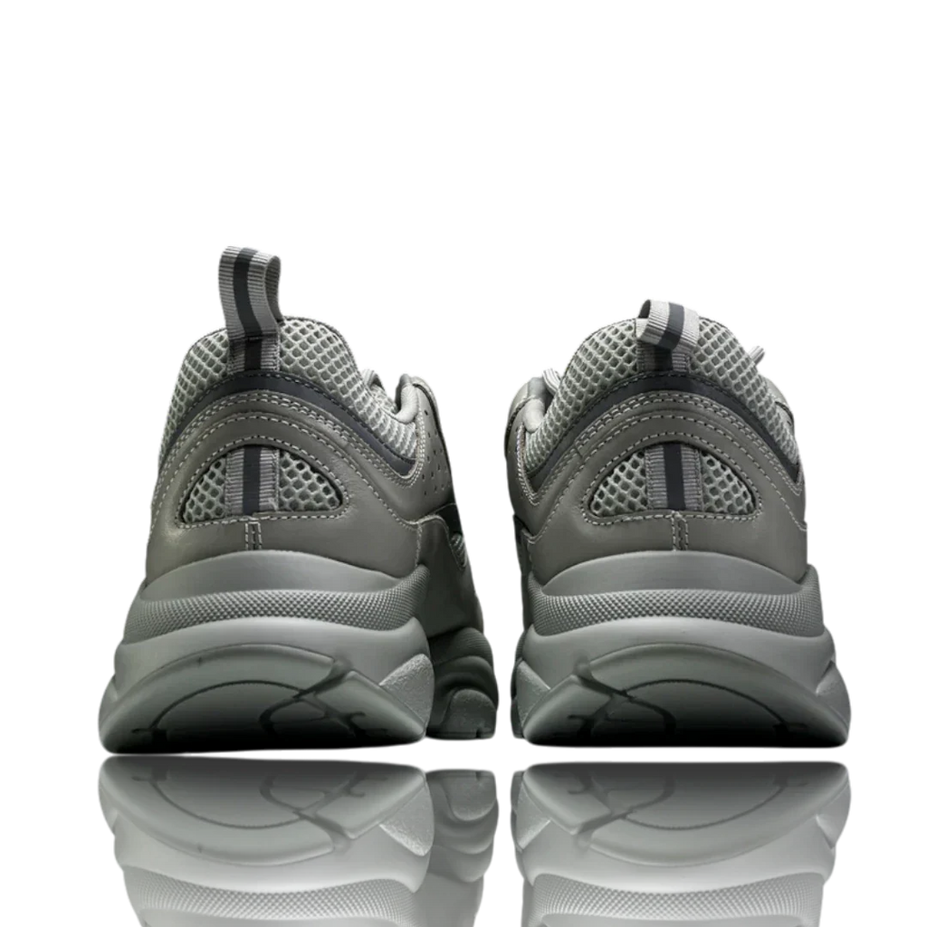 B22 'Triple Grey'