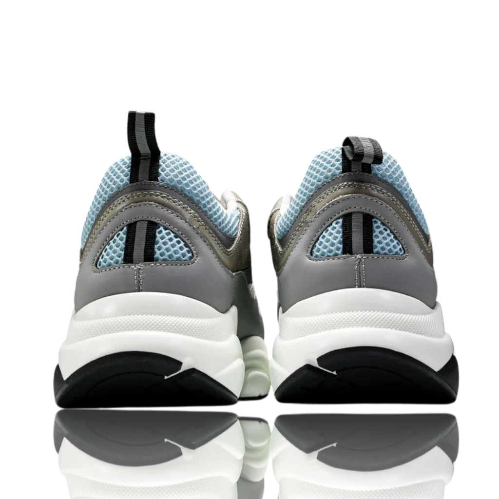 B22 'White Blue'