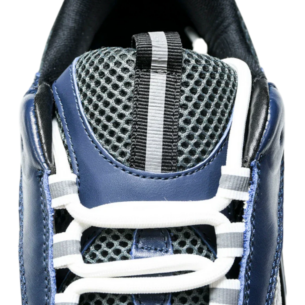 B22 'Blue Black'