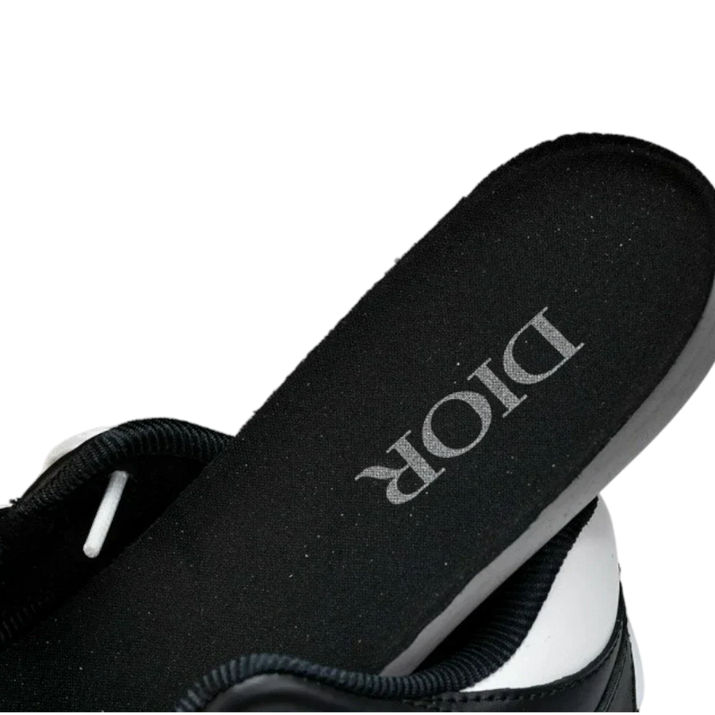 B57 Mid 'Oblique Black'