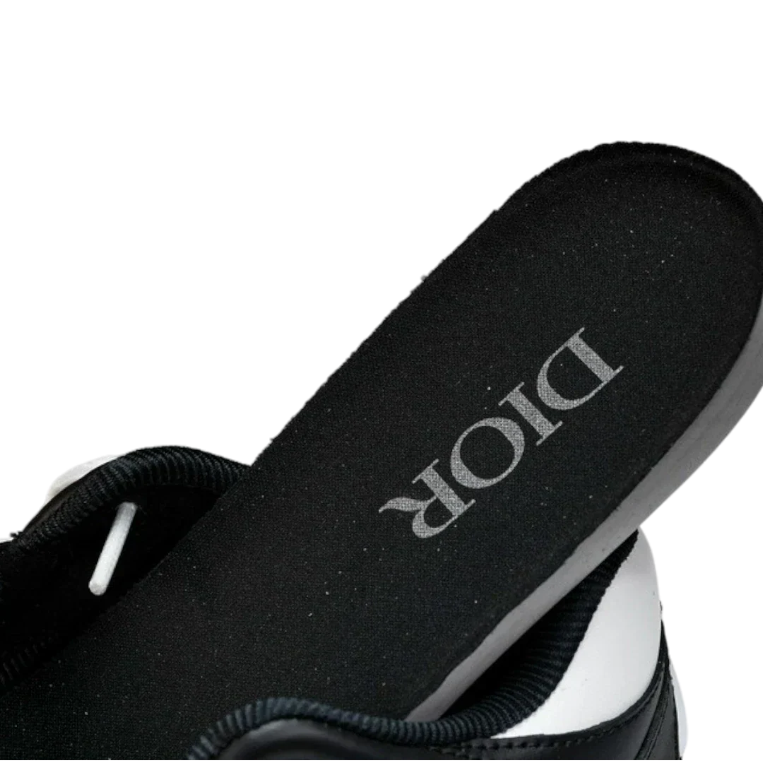 B57 Mid 'Oblique Black'