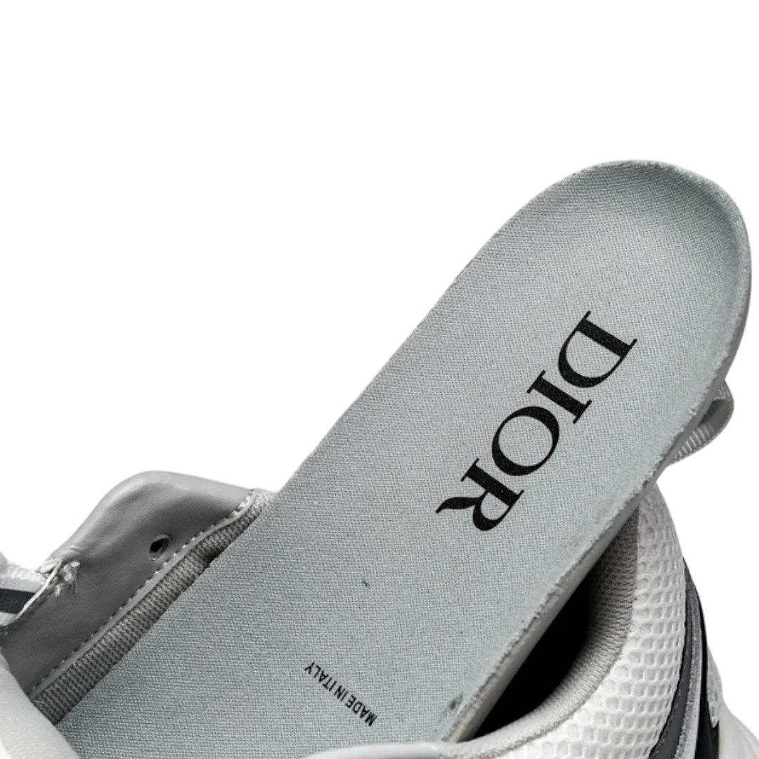 B22 'White Black'
