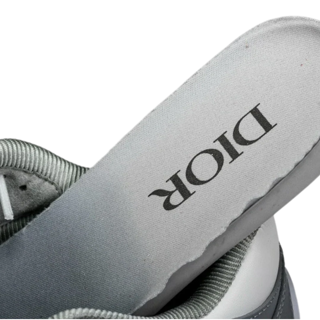 B57 Mid 'Oblique Grey'