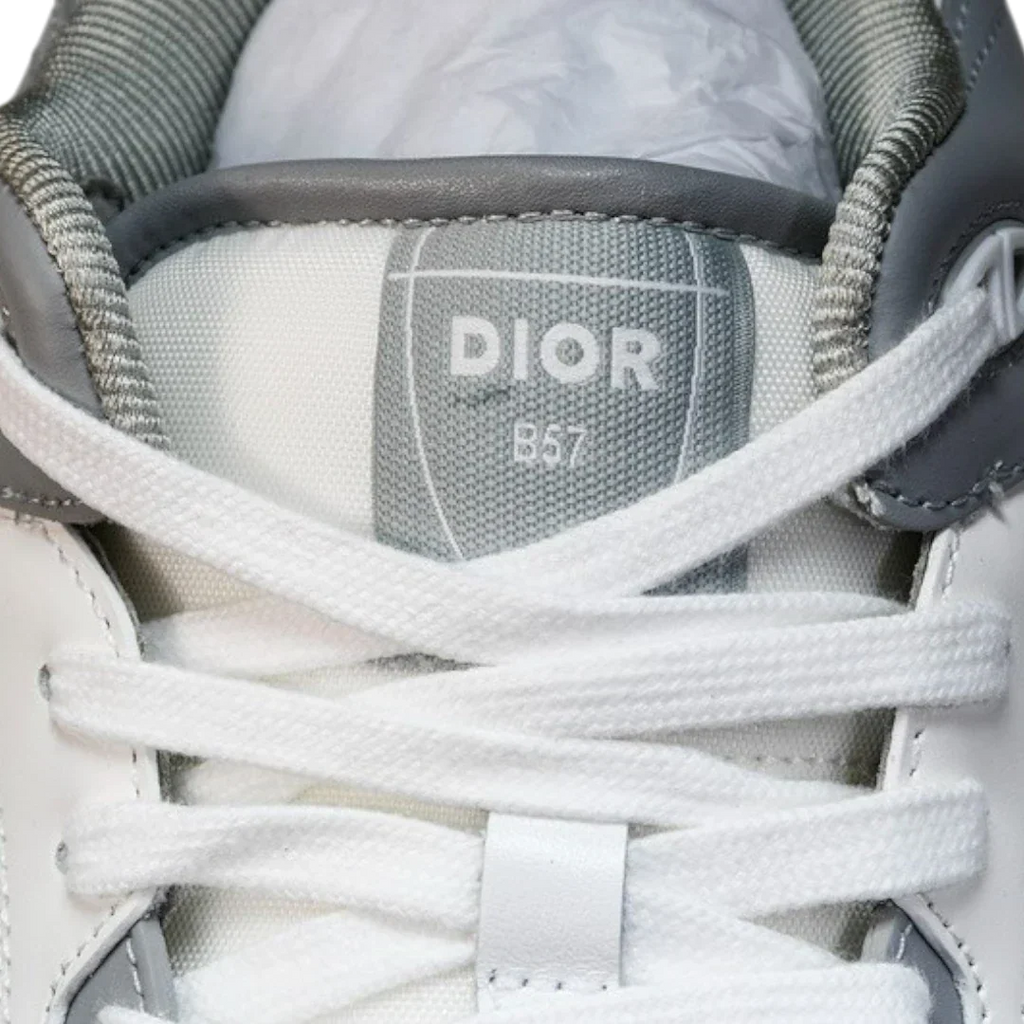 B57 Mid 'Oblique Grey'