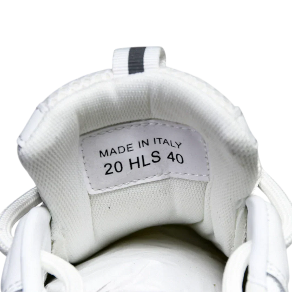 B22 'White Silver'