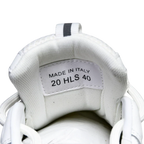 B22 'White Silver'