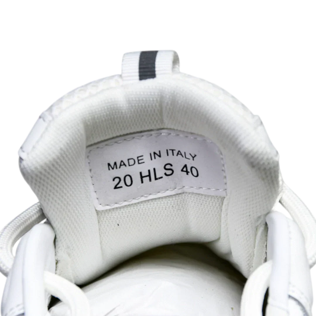 B22 'White Silver'