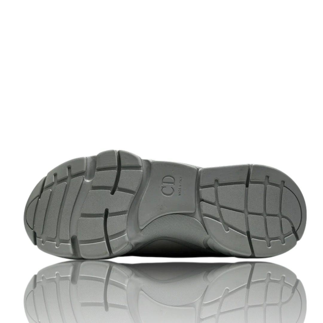 B22 'Triple Grey'