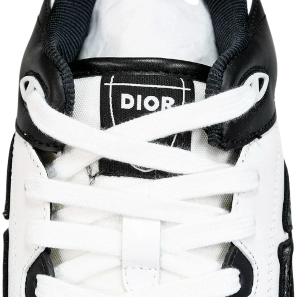 B57 Mid 'Oblique Black'
