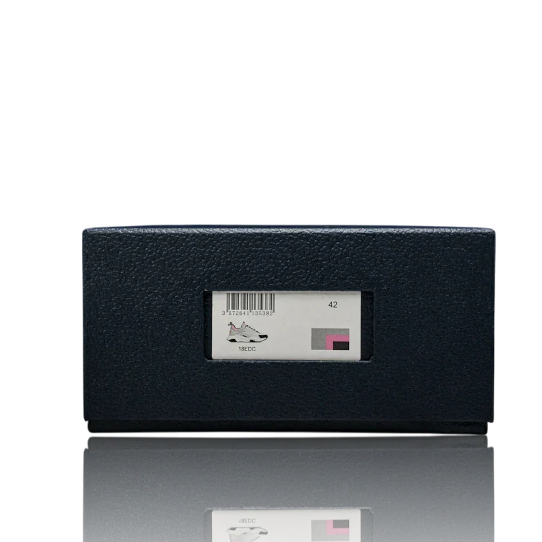 B22 'Pale Pink Grey'