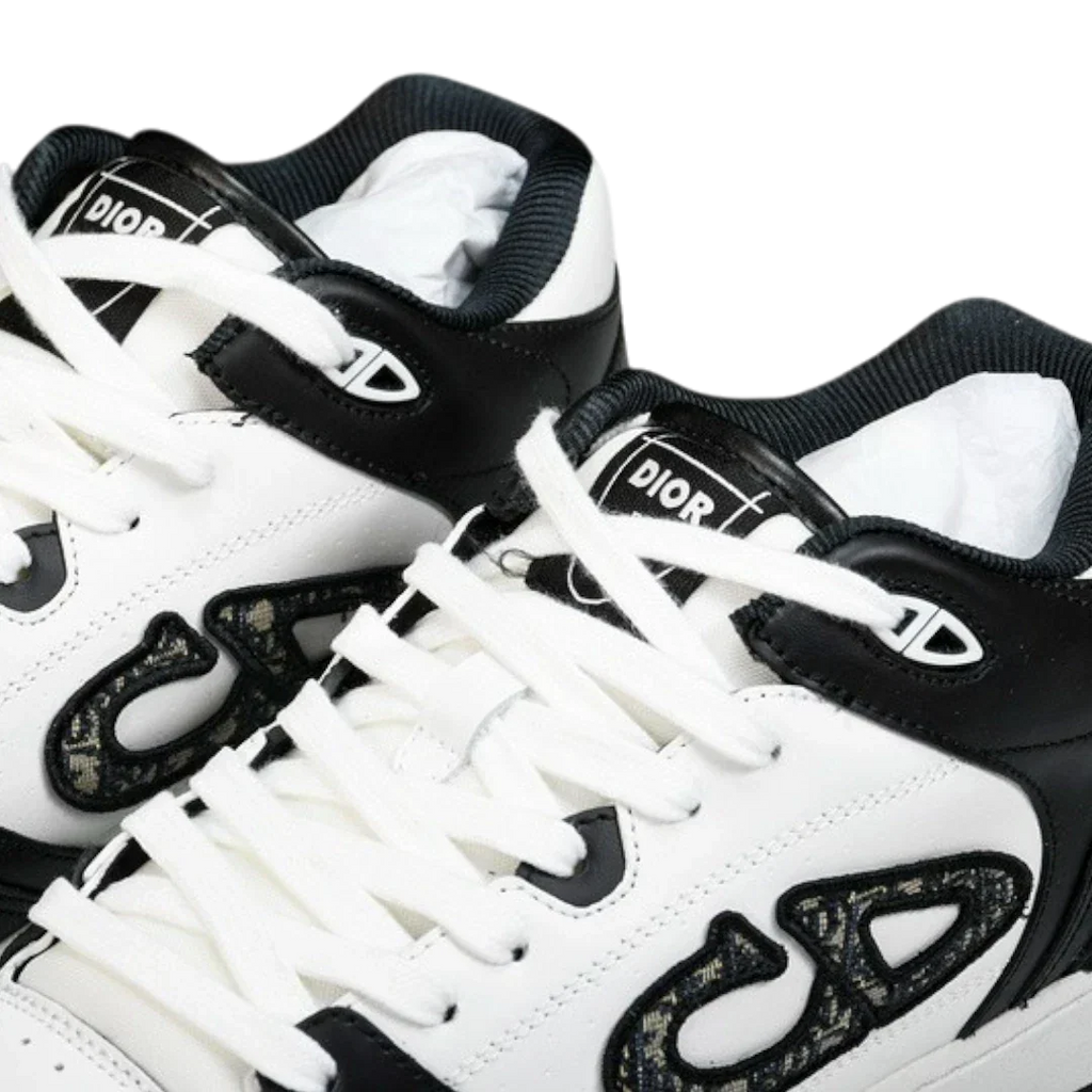 B57 Mid 'Oblique Black'