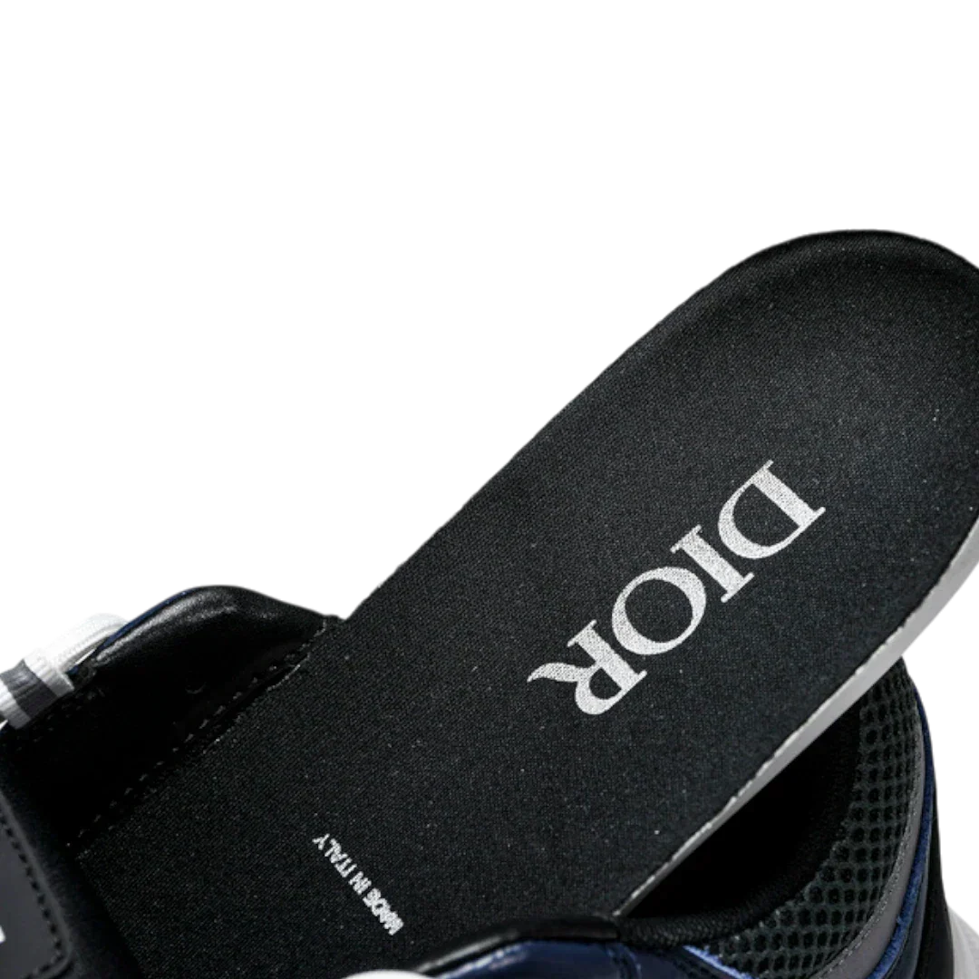 B22 'Blue Black'