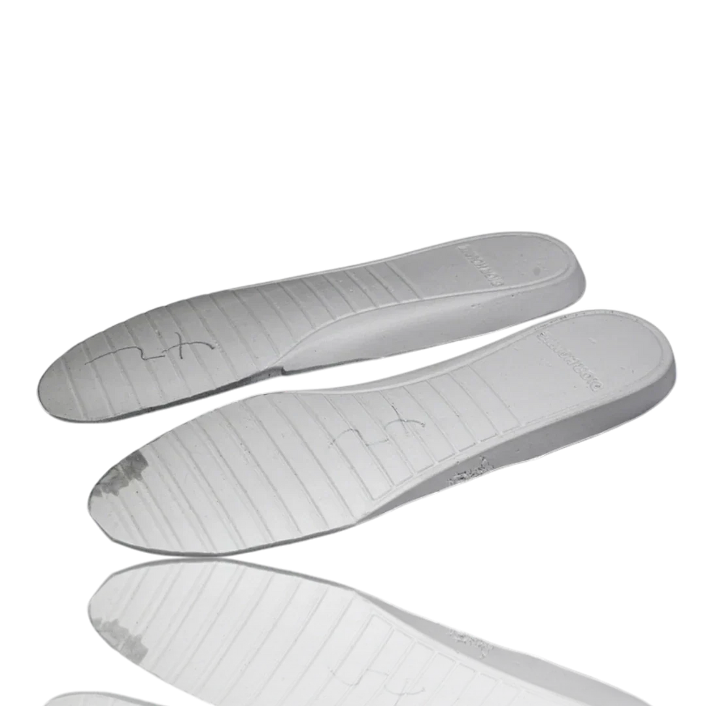 B22 'Pale Pink Grey'