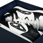 B57 Mid 'Oblique Black'