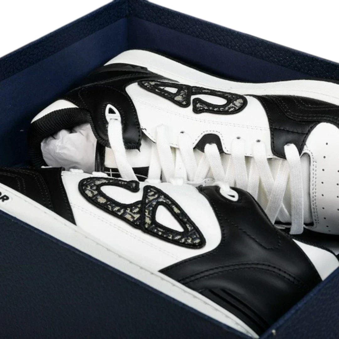B57 Mid 'Oblique Black'
