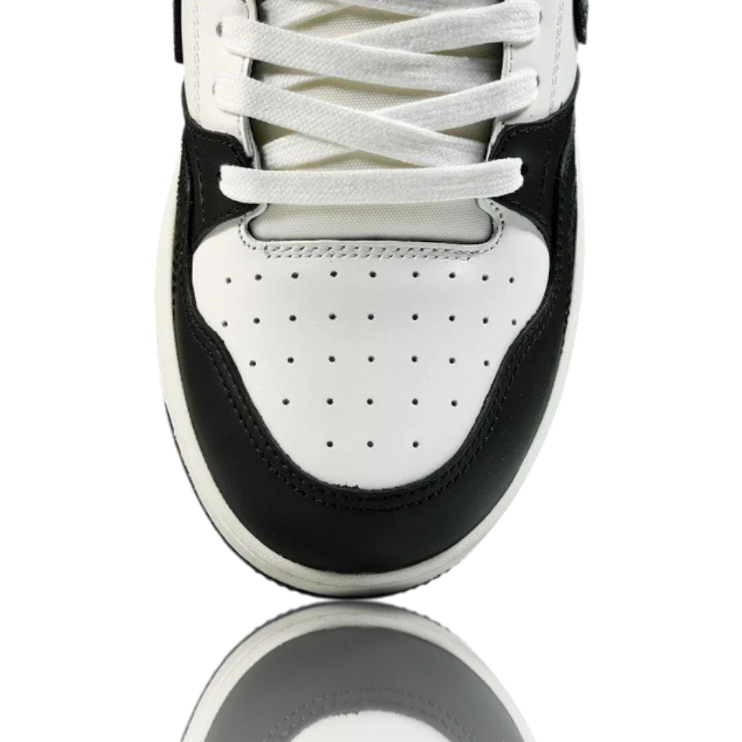 B57 Mid 'Oblique Black'
