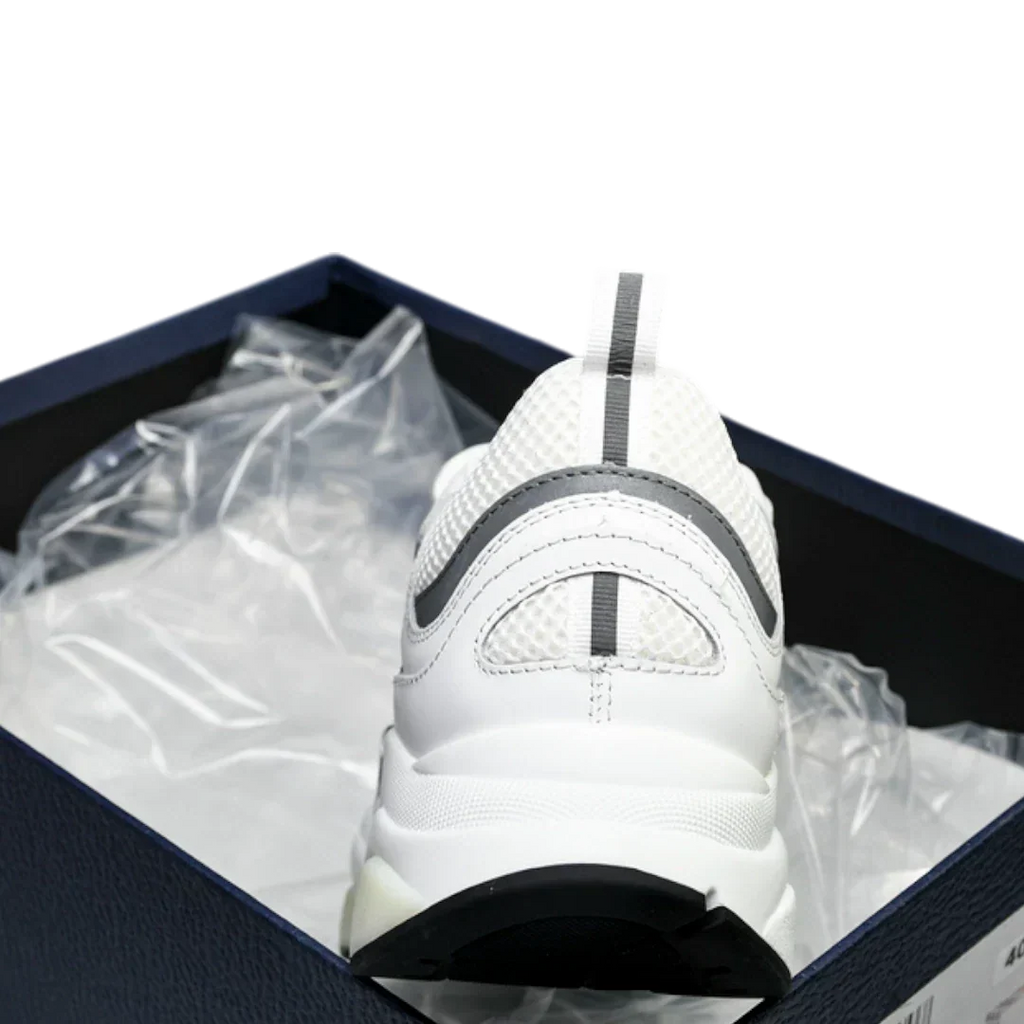 B22 'White Silver'
