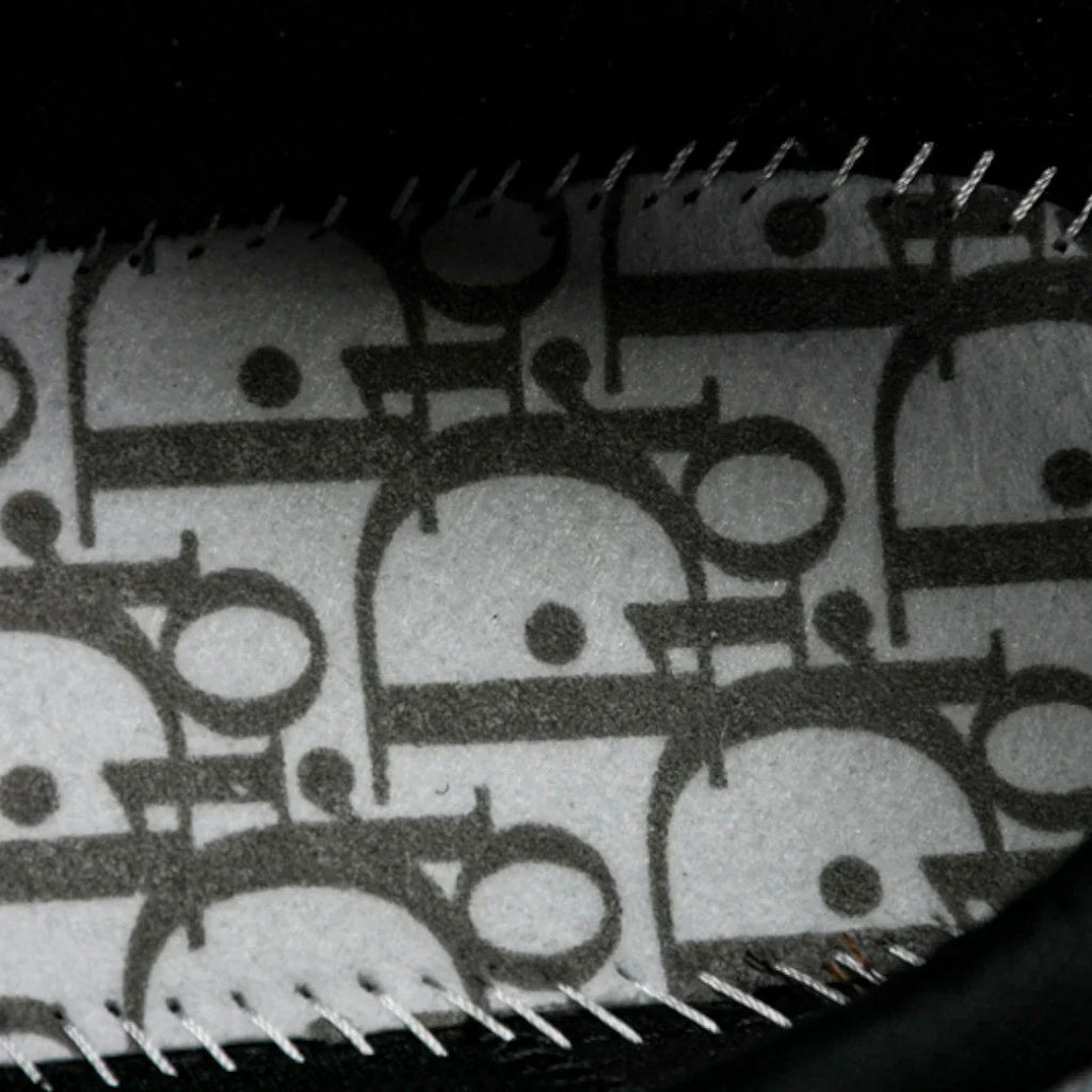 B30 Reflective 'Grey Anthracite'