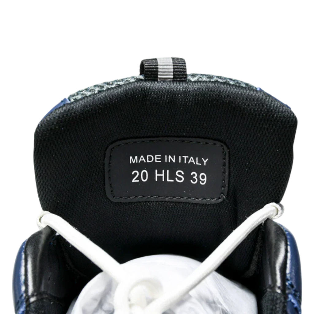 B22 'Blue Black'