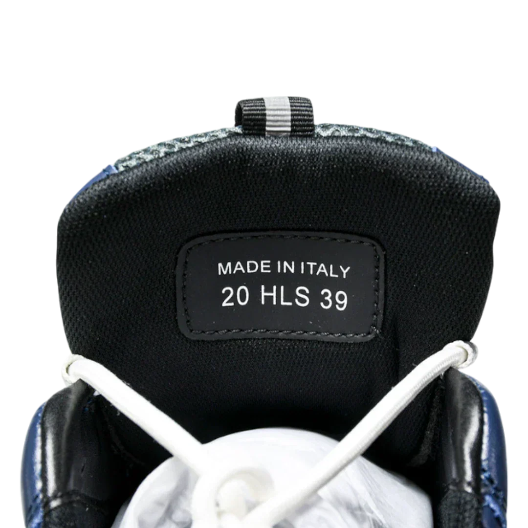 B22 'Blue Black'
