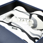 B22 'White Black'