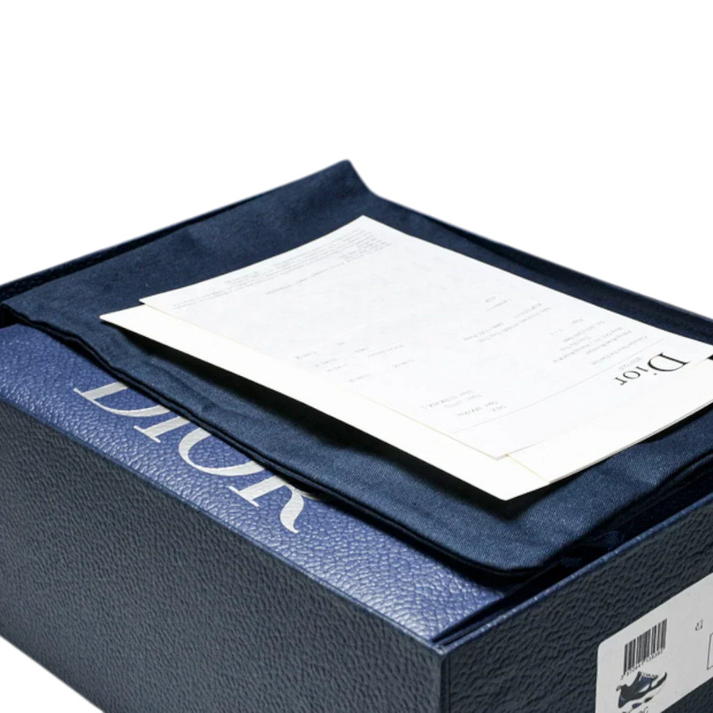 B22 'Blue Black'