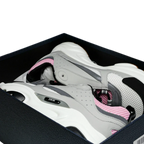 B22 'Pale Pink Grey'