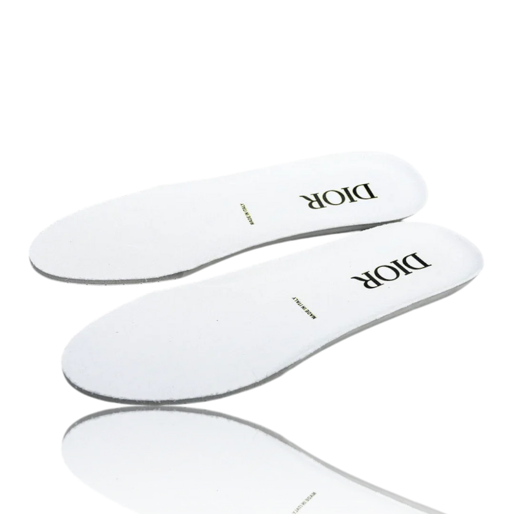 B22 'White Silver'