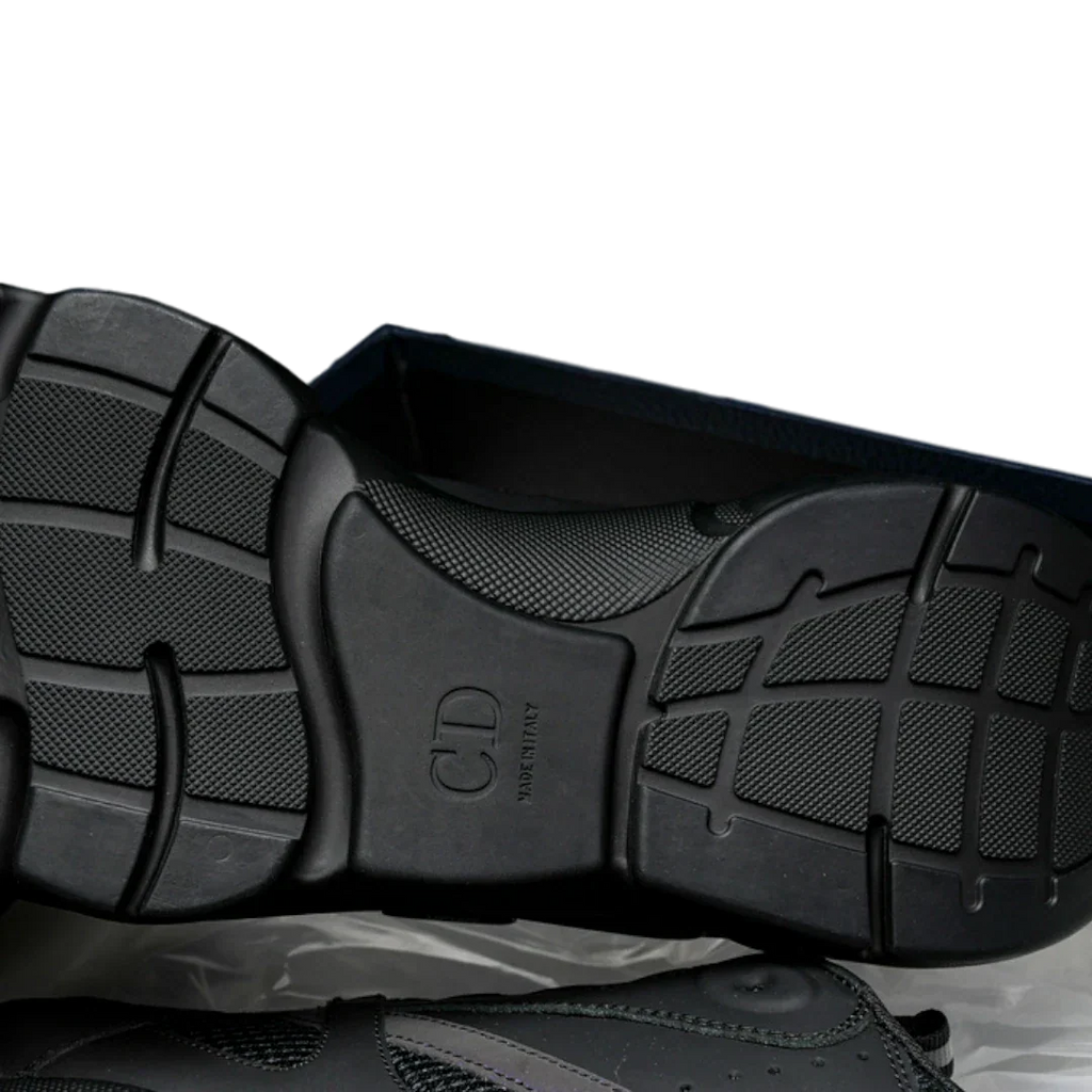 B22 'Reflective Black'
