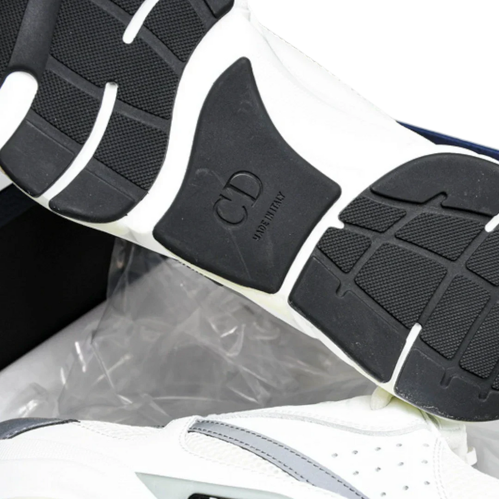 B22 'White Silver'