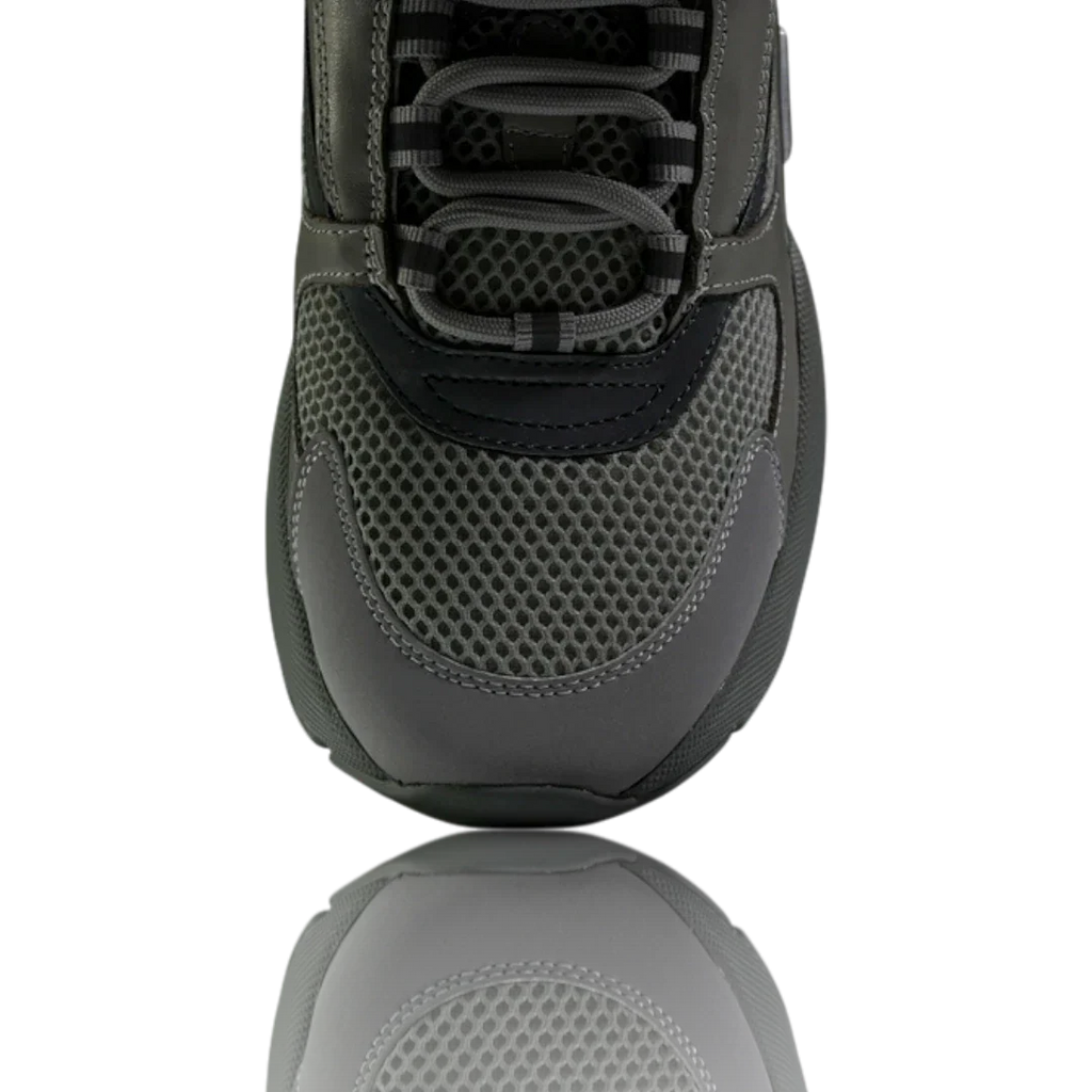 B22 'Triple Grey'