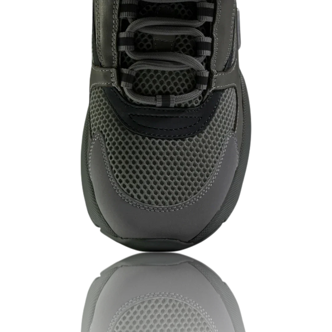 B22 'Triple Grey'