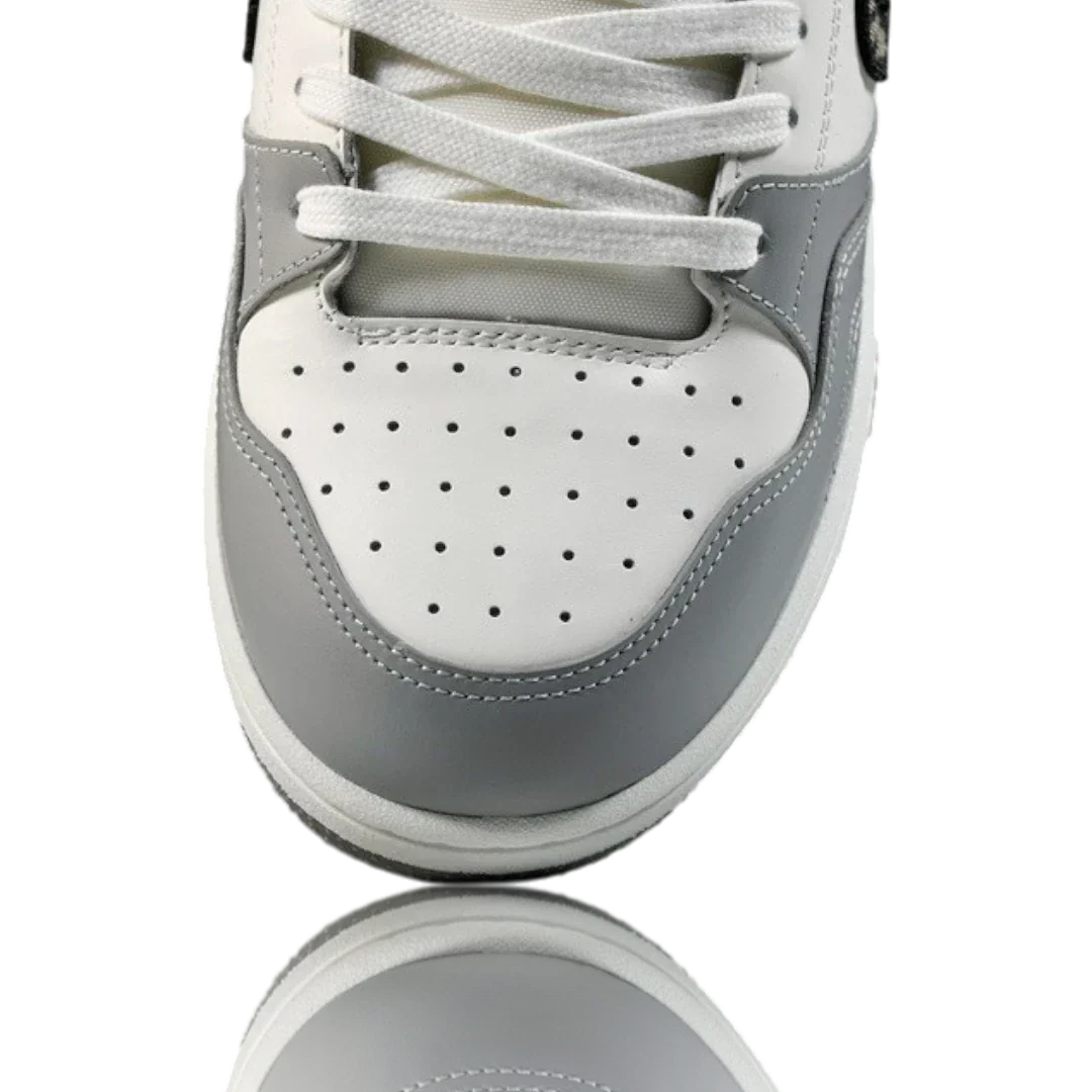 B57 Mid 'Oblique Grey'