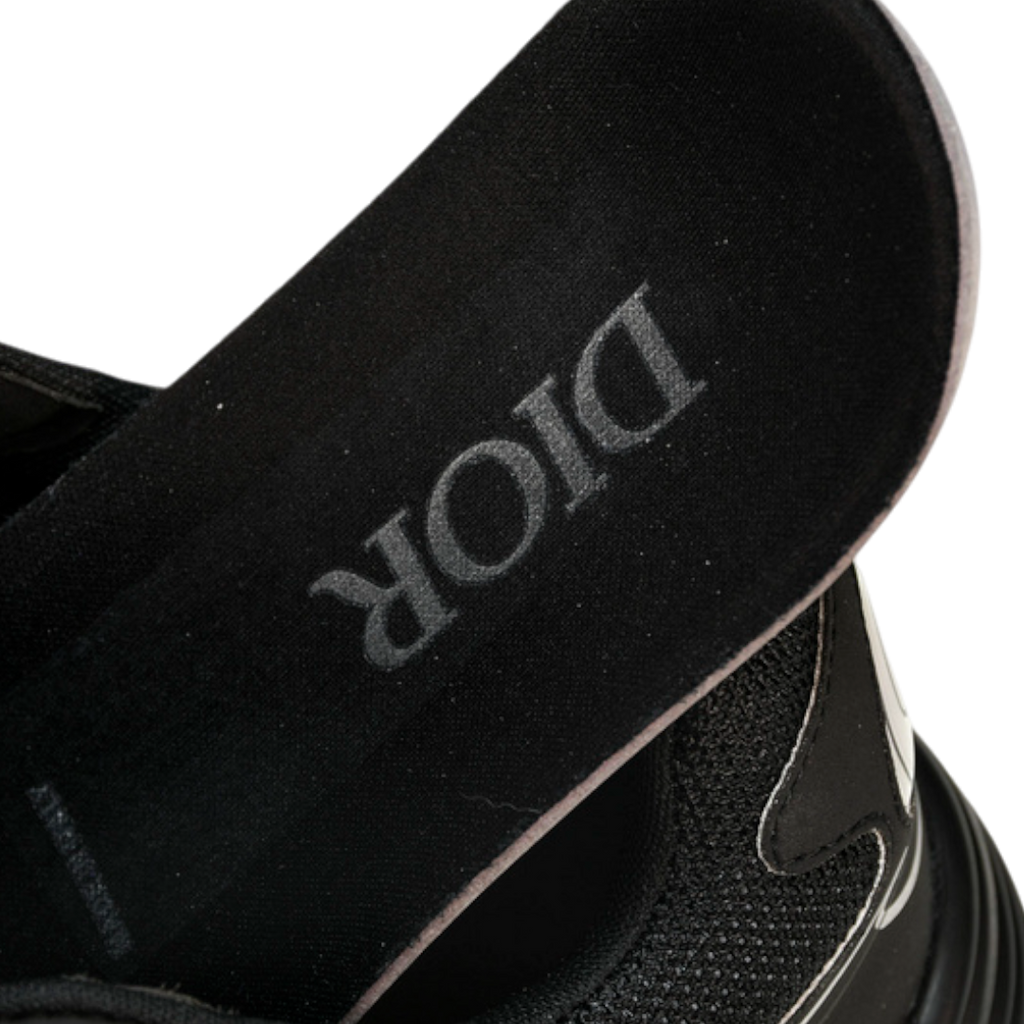 B30 Reflective 'Triple Black'
