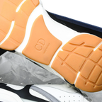 B22 'White Black'