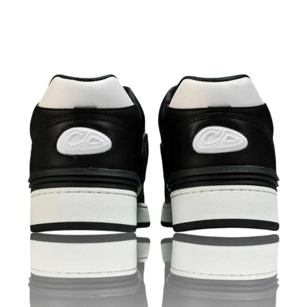 B57 Mid 'Oblique Black'