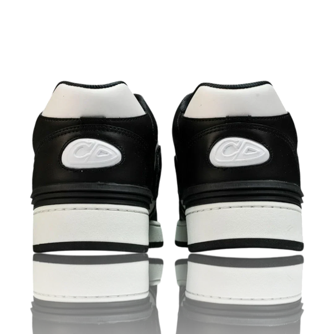 B57 Mid 'Oblique Black'